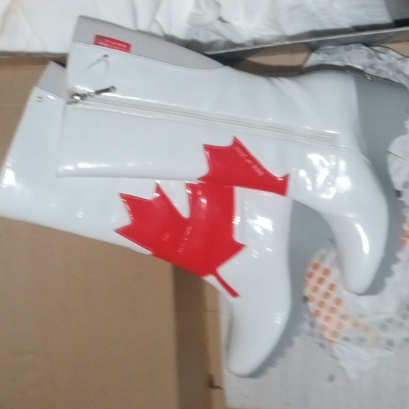 Limited edition Canada leaf rainboots 2010 Whistler Olympic - Picture 3 of 3